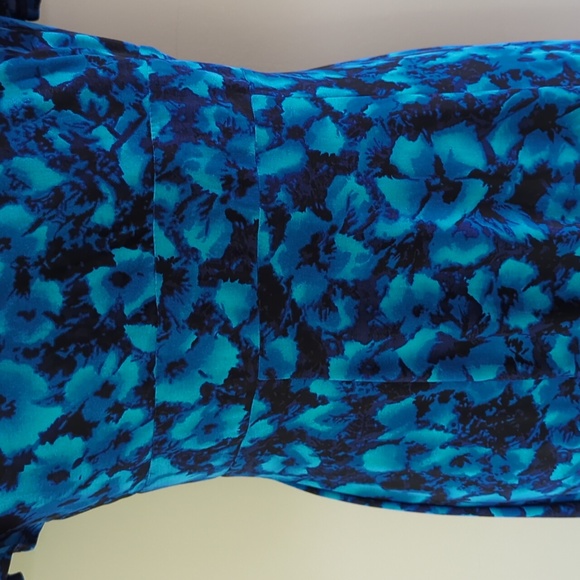 Chaps Floral V Neckline Short Sleeve Dress M Blue Black Floral Pattern - Picture 11 of 15